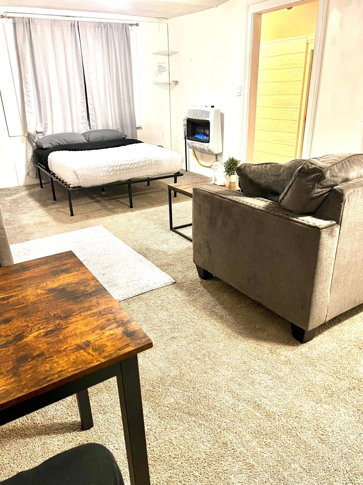 Two Bedroom Villa Studio With Fireplace & Living Room Detroit Eksteriør billede